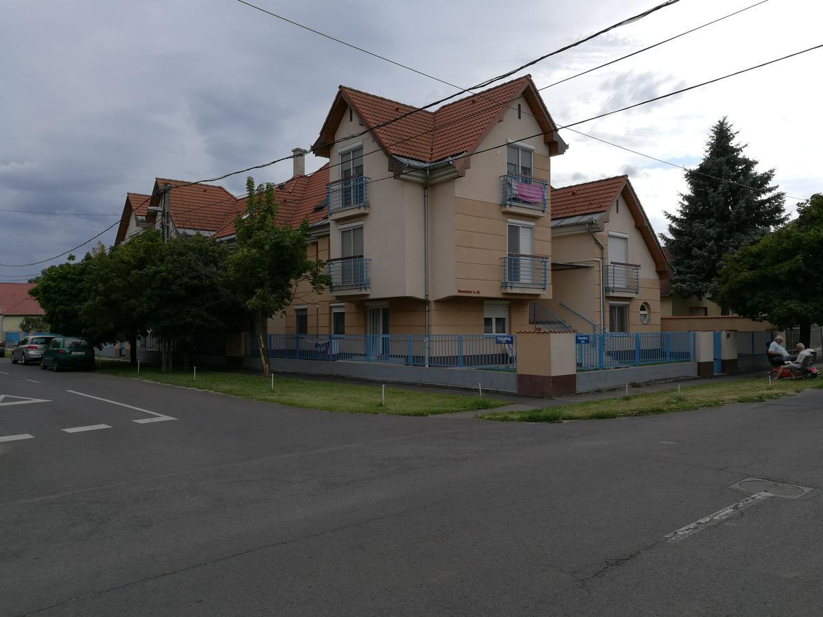 Kiskucko Apartman Hajdúszoboszló 外观 照片